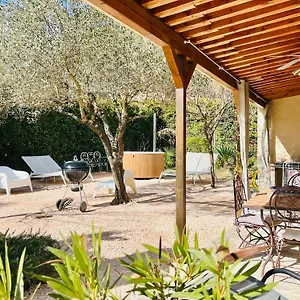 House With Garden, Downtown By Walk Appartement